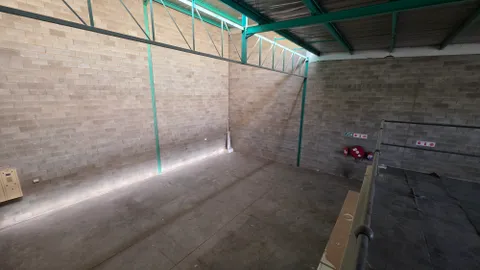 Knightsgate Industrial Park, 2 Jonas Rd, Germiston has a 266m² Industrial Unit Available To Let (8)